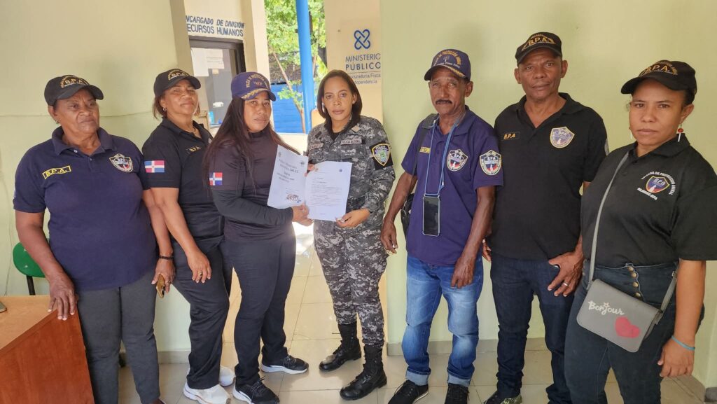 La Brigada de Protección Animal de Bahoruco se Reúne con Autoridades de Independencia - Noticias de hoy en República Dominicana | De Último Minuto