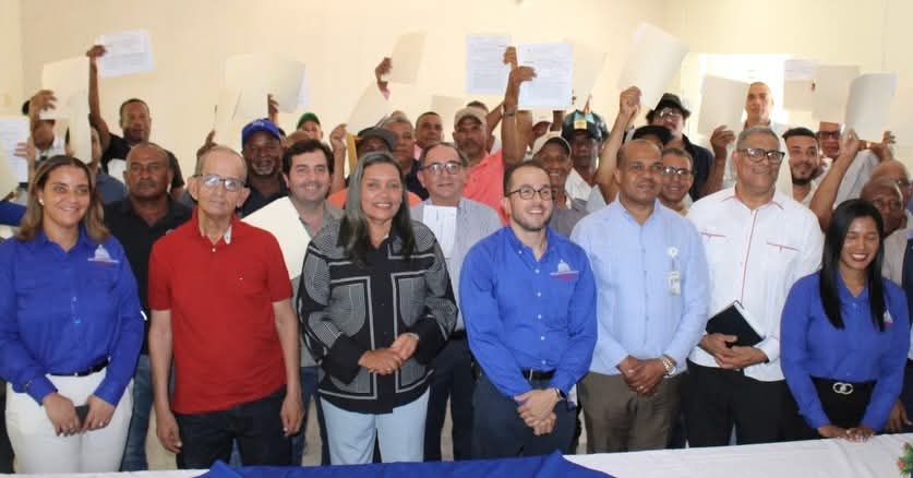 Gobierno invierte más de RD$20 millones en tecnificación agrícola en Azua - Noticias de hoy en República Dominicana | De Último Minuto