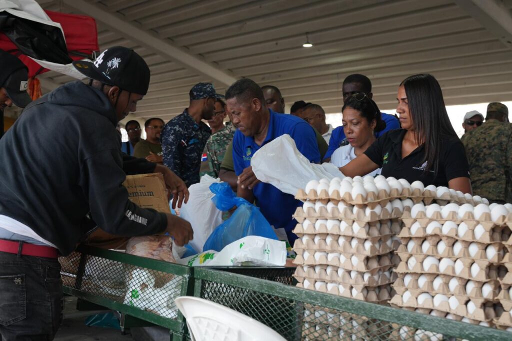 Compradores destacan excelentes precios en la Gran Feria Agropecuaria del Inespre - Noticias de hoy en República Dominicana | De Último Minuto