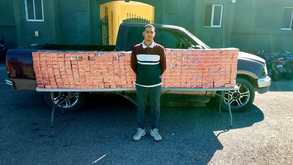 Ejército ocupa contrabando de más de 68 mil cigarrillos ocultos en caleta de una camioneta en Montecristi - Noticias de hoy en República Dominicana | De Último Minuto