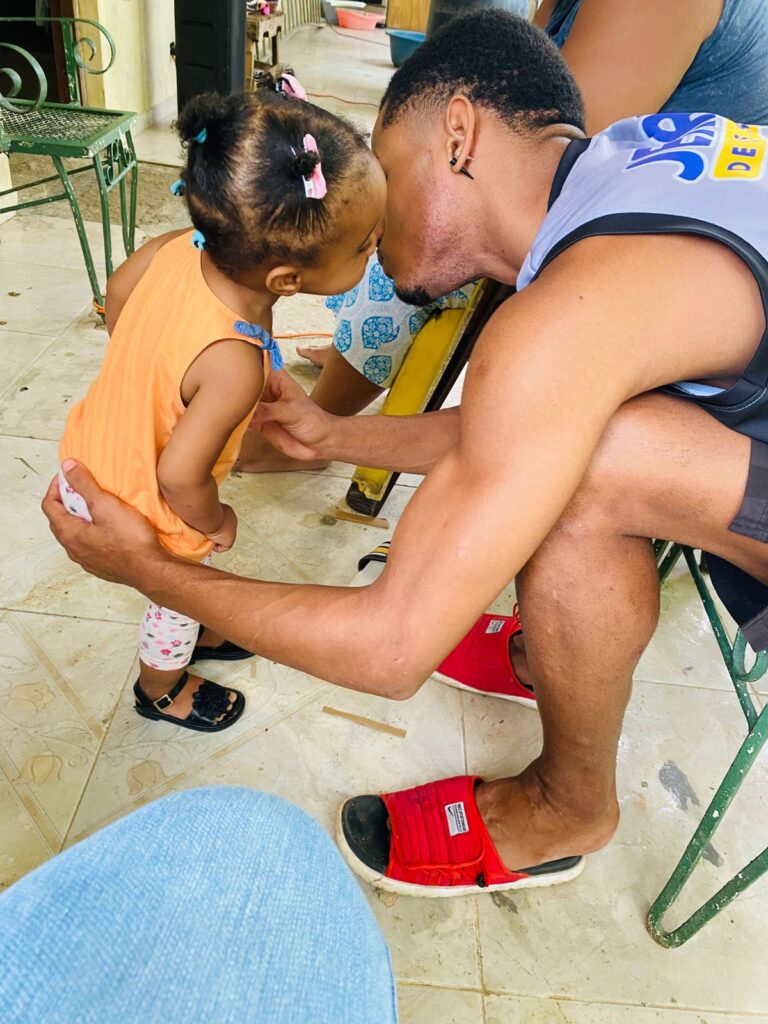 "Mi hijo era deportista, no un pandillero", así describe la madre del joven asesinado a tiros en La Caleta - Noticias de hoy en República Dominicana | De Último Minuto