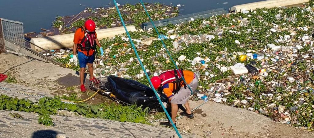 Defensa Civil y organismos de emergencia recuperan cadáver en el río Yaque del Norte, en Santiago - Noticias de hoy en República Dominicana | De Último Minuto