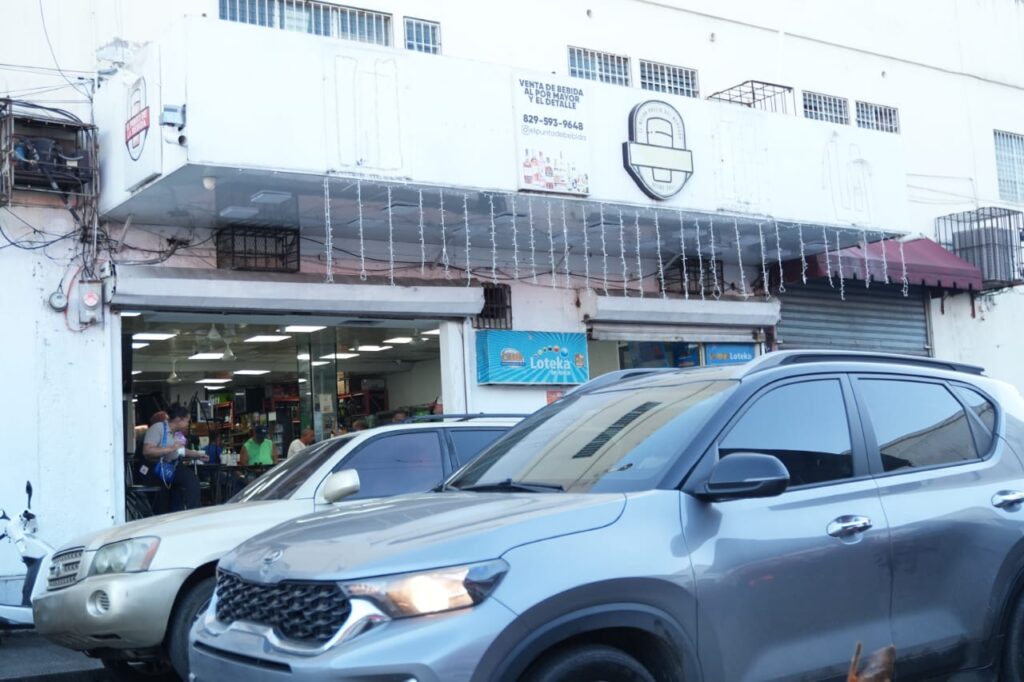 Vendedores de bebidas alcohólicas se preparan para recibir el Año Nuevo - Noticias de hoy en República Dominicana | De Último Minuto