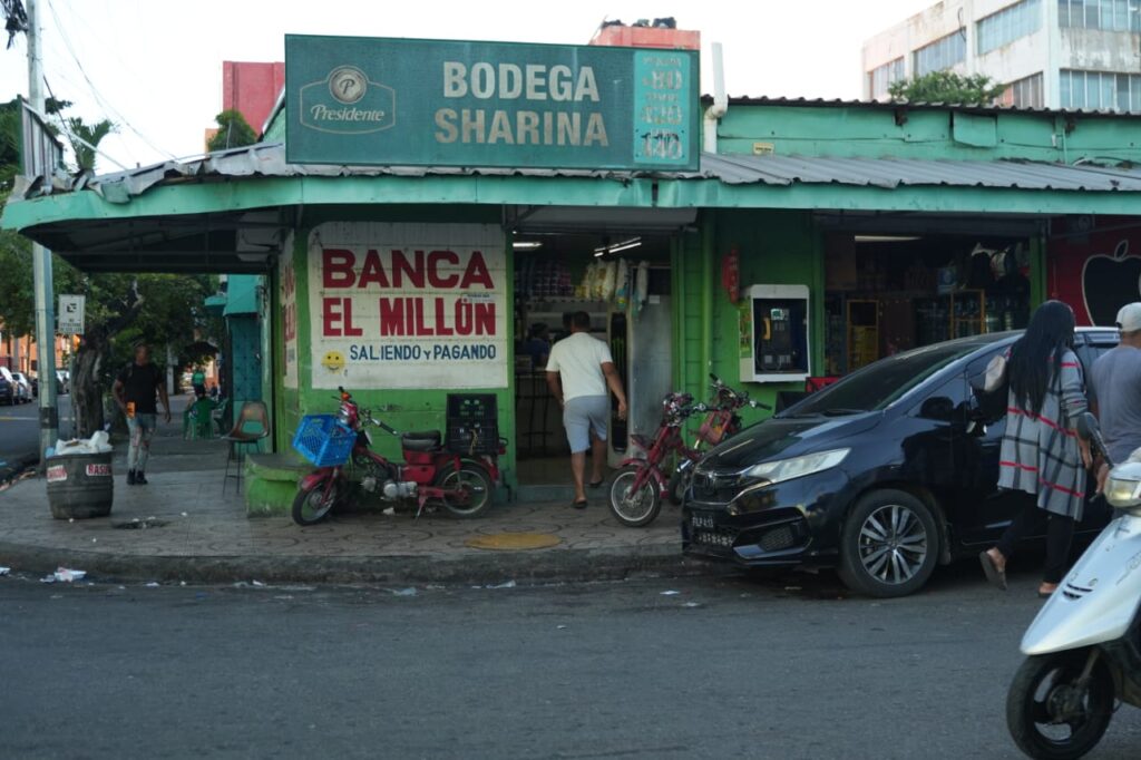 Vendedores de bebidas alcohólicas se preparan para recibir el Año Nuevo - Noticias de hoy en República Dominicana | De Último Minuto