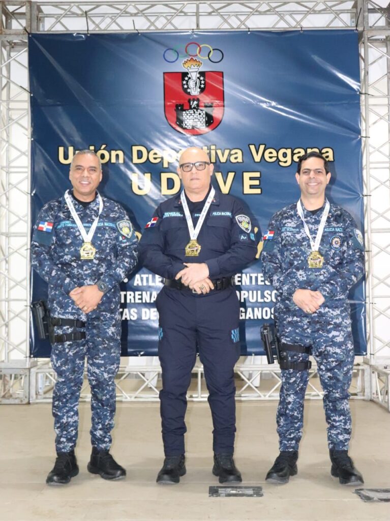 Policía Nacional recibe reconocimiento de la Unión Deportiva Vegana - Noticias de hoy en República Dominicana | De Último Minuto