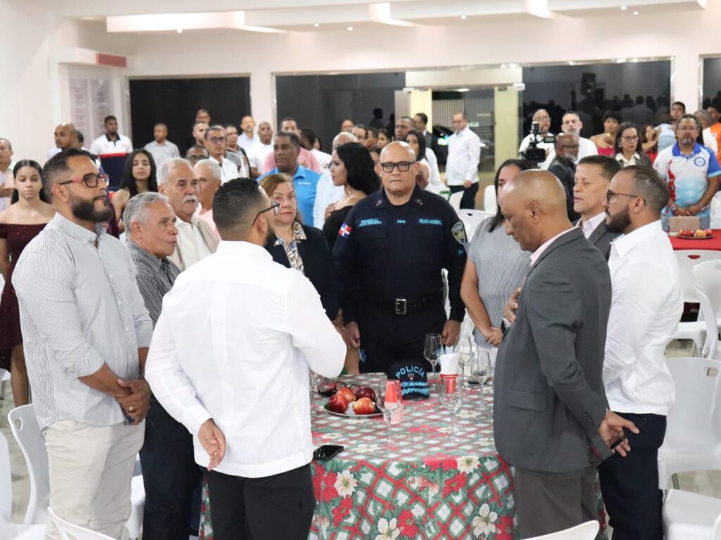 Policía Nacional recibe reconocimiento de la Unión Deportiva Vegana - Noticias de hoy en República Dominicana | De Último Minuto