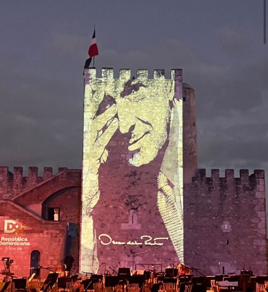 La Zona Colonial se vistió de alta costura para conmemorar seis décadas de Óscar de la Renta - Noticias de hoy en República Dominicana | De Último Minuto