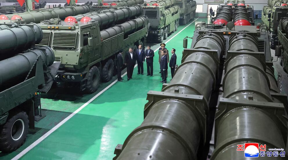 Kim Jong-un supervisó el desarrollo de lanzacohetes avanzados y amenazó con “aniquilar al enemigo” - Noticias de hoy en República Dominicana | De Último Minuto