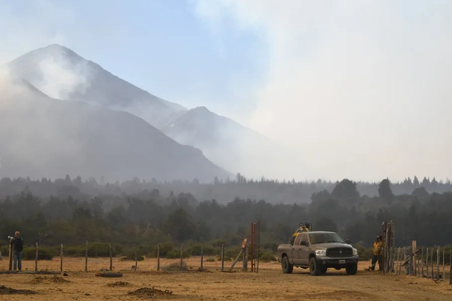 Argentine government declares fire emergency as the fire in Patagonia doesn't subside | De Último Minuto English