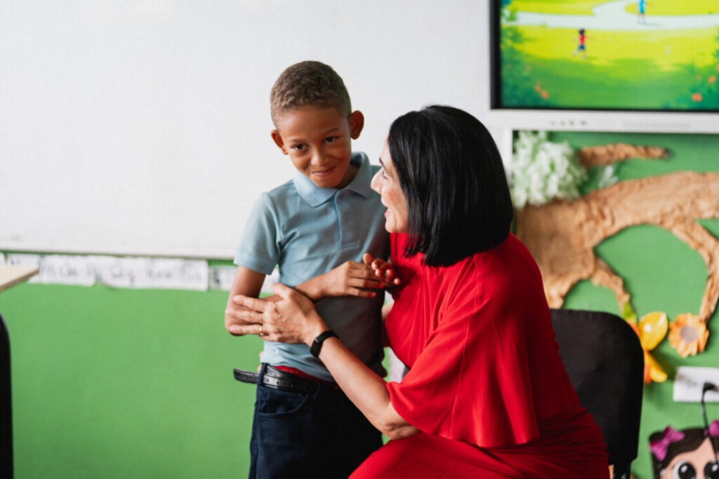 Raquel Arbaje imparte clase de moral, cívica y ética ciudadana en escuela pública de Cristo Rey - Noticias de hoy en República Dominicana | De Último Minuto