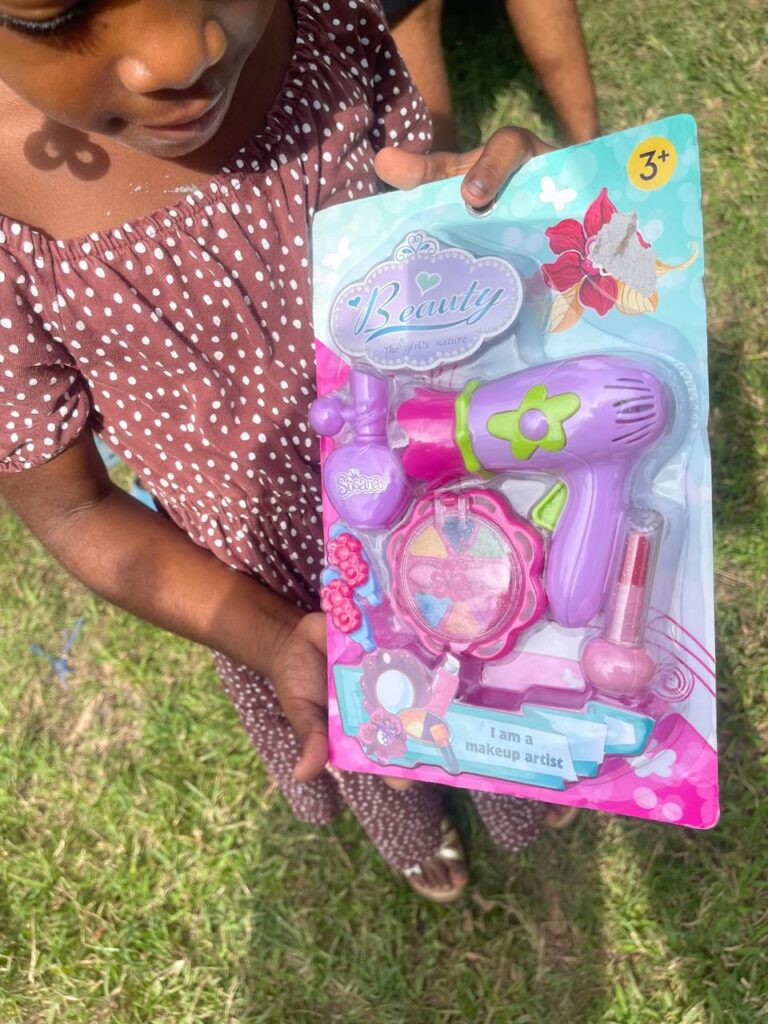 Con entrega de juguetes, Fundación Sumando Sonrisas celebra el Día de Reyes - Noticias de hoy en República Dominicana | De Último Minuto