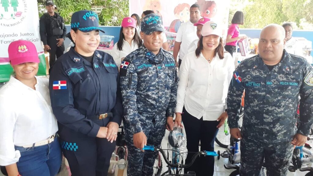 Aseopna realiza jornada solidaria con familias policiales en la Regional Este - Noticias de hoy en República Dominicana | De Último Minuto