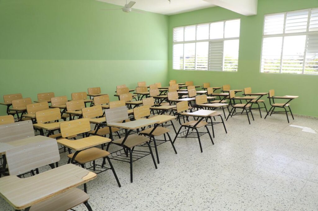 Abinader inaugura centro educativo para más 300 estudiantes en Carrera de Yeguas, Las Matas de Farfán - Noticias de hoy en República Dominicana | De Último Minuto