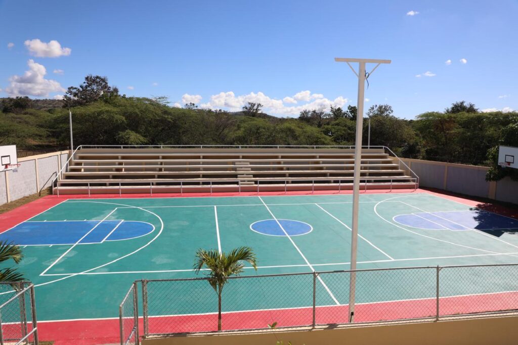 Abinader inaugura centro educativo para más 300 estudiantes en Carrera de Yeguas, Las Matas de Farfán - Noticias de hoy en República Dominicana | De Último Minuto
