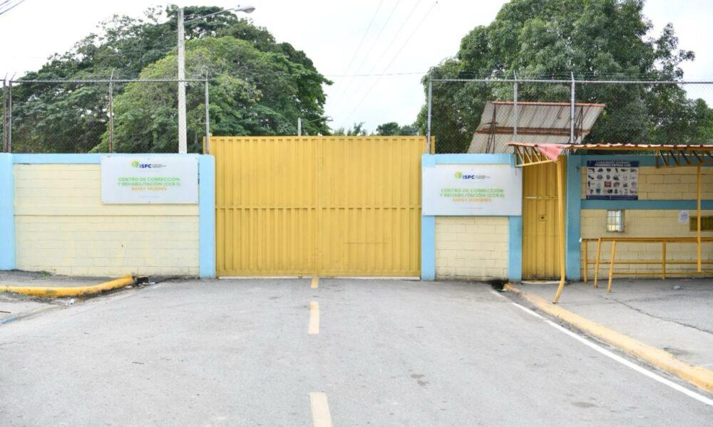 Tras atentado a subdirectora en Rafey Hombres: autoridades requisa total y traslado de al menos 20 presos - Noticias de hoy en República Dominicana | De Último Minuto