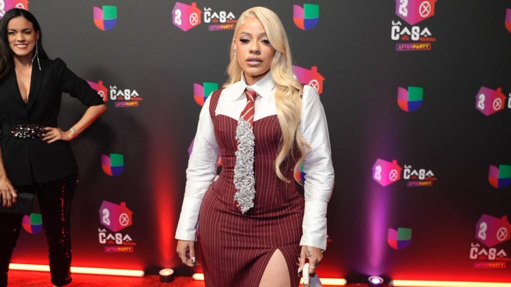 Participantes de La Casa de Alofoke 2 deslumbran en la alfombra roja del programa especial de Univisión - Noticias de hoy en República Dominicana | De Último Minuto