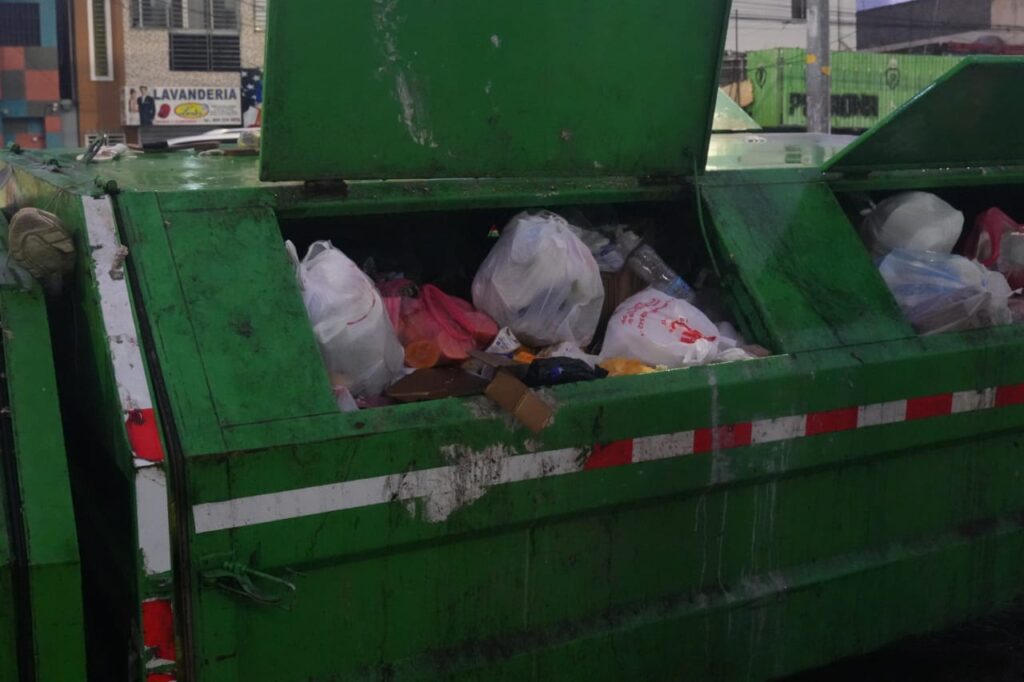Residentes de Los Mina valoran como positivo la recogida de basura - Noticias de hoy en República Dominicana | De Último Minuto