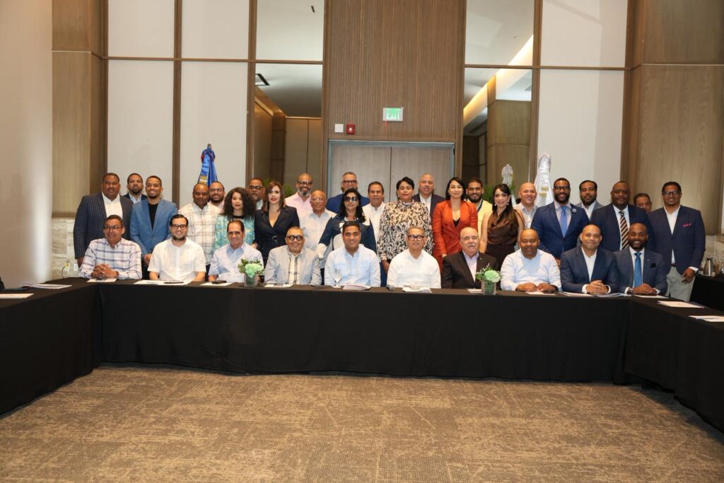 Kelvin Cruz presenta ambicioso plan deportivo para 2026 en histórica reunión con la crónica deportiva dominicana - Noticias de hoy en República Dominicana | De Último Minuto