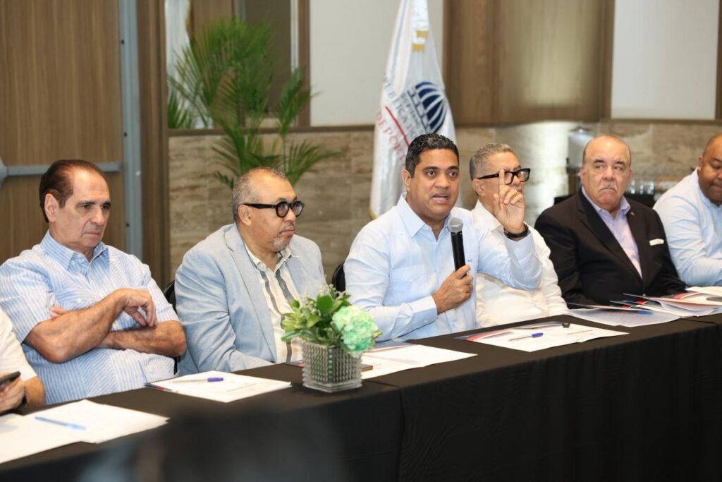 Kelvin Cruz presenta ambicioso plan deportivo para 2026 en histórica reunión con la crónica deportiva dominicana - Noticias de hoy en República Dominicana | De Último Minuto