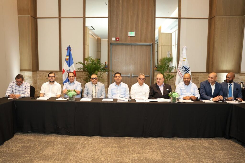 Kelvin Cruz presenta ambicioso plan deportivo para 2026 en histórica reunión con la crónica deportiva dominicana - Noticias de hoy en República Dominicana | De Último Minuto