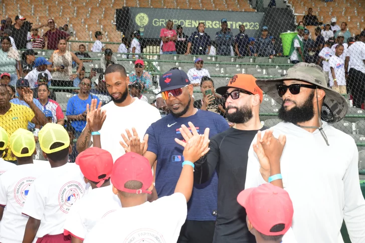 FEDOM y MLB organizan Clínica Infantil el estadio Tetelo Vargas para 160 niños - Noticias de hoy en República Dominicana | De Último Minuto