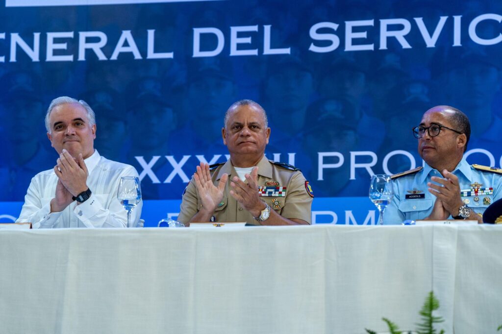Más de 8,300 jóvenes se gradúan del Programa de Formación en Valores del Servicio Militar Voluntario del MIDE - Noticias de hoy en República Dominicana | De Último Minuto
