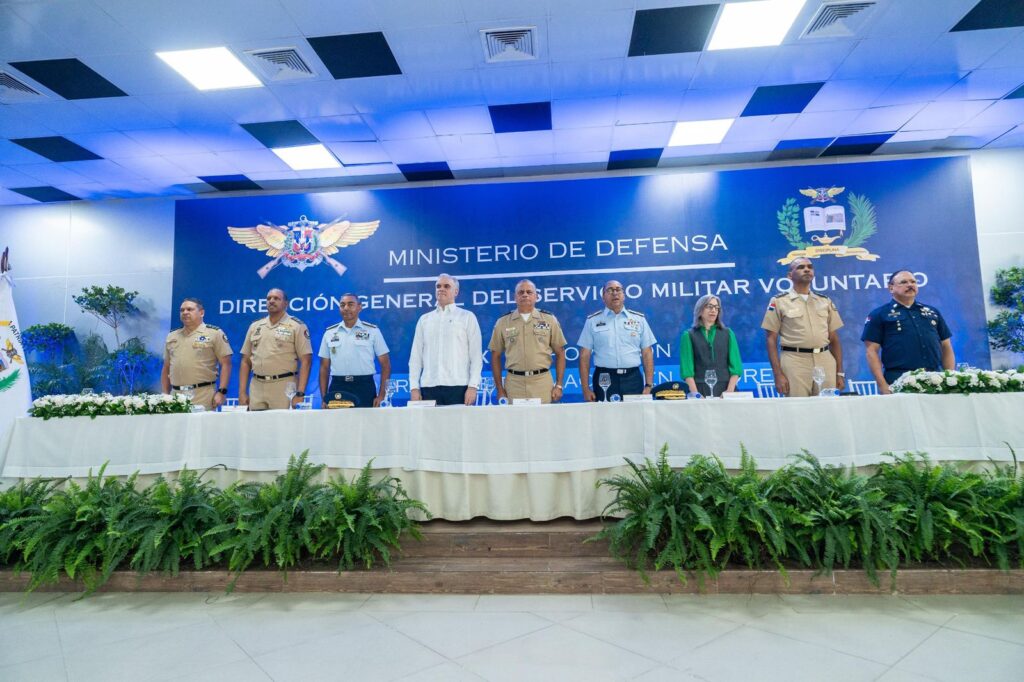 Más de 8,300 jóvenes se gradúan del Programa de Formación en Valores del Servicio Militar Voluntario del MIDE - Noticias de hoy en República Dominicana | De Último Minuto