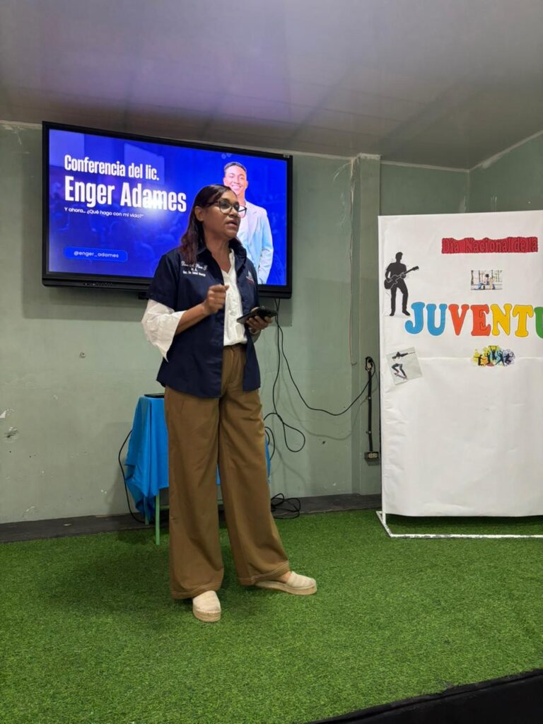 Jóvenes de La Romana reciben charla motivacional sobre proyecto de vida - Noticias de hoy en República Dominicana | De Último Minuto