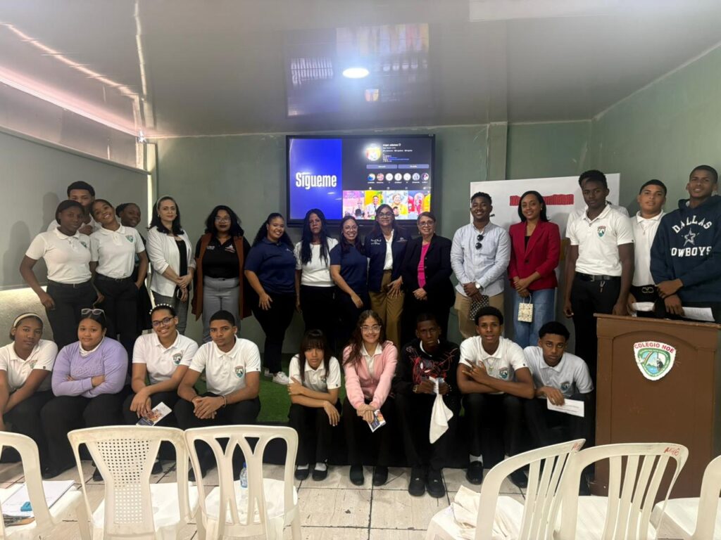 Jóvenes de La Romana reciben charla motivacional sobre proyecto de vida - Noticias de hoy en República Dominicana | De Último Minuto