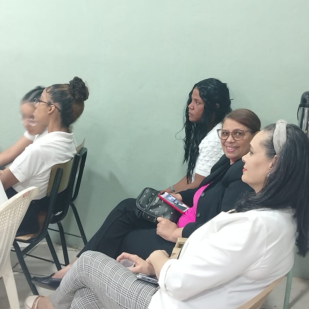 Jóvenes de La Romana reciben charla motivacional sobre proyecto de vida - Noticias de hoy en República Dominicana | De Último Minuto