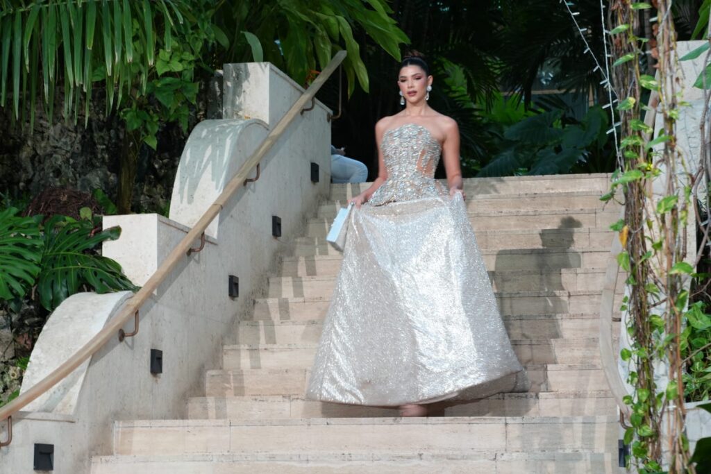 Miss Universo y Giannina Azar se unen en desfile por el autismo en República Dominicana - Noticias de hoy en República Dominicana | De Último Minuto