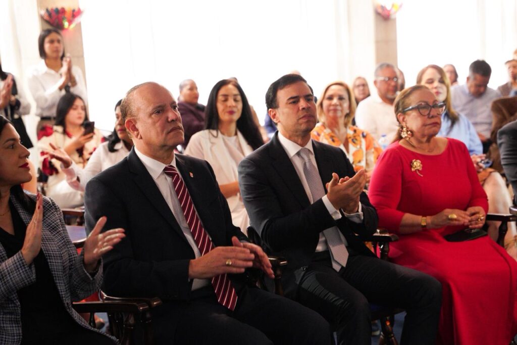 Anuncian primera Feria Regional del Libro y la Cultura Cibao del 20 al 26 de abril - Noticias de hoy en República Dominicana | De Último Minuto
