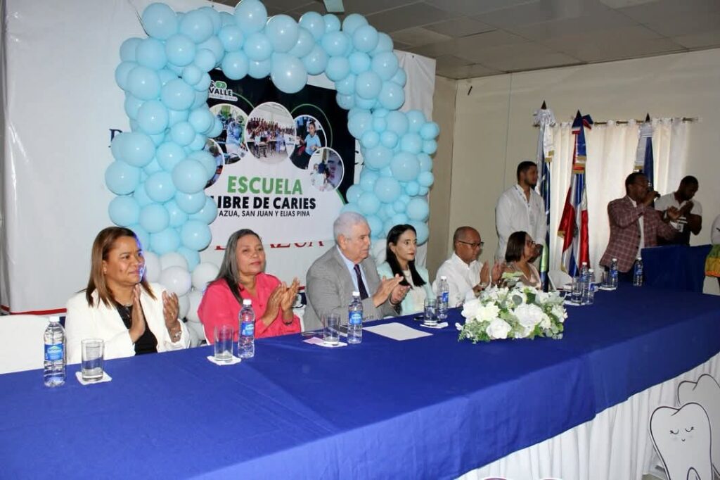 Gobernadora de Azua respalda programa “Escuelas Libres de Caries” - Noticias de hoy en República Dominicana | De Último Minuto