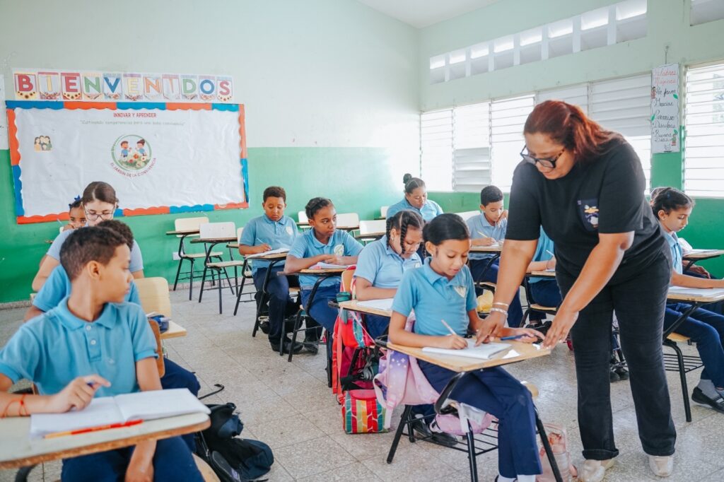 Minerd y ADP amplían participación docente en Evaluación Docente 2025 - Noticias de hoy en República Dominicana | De Último Minuto
