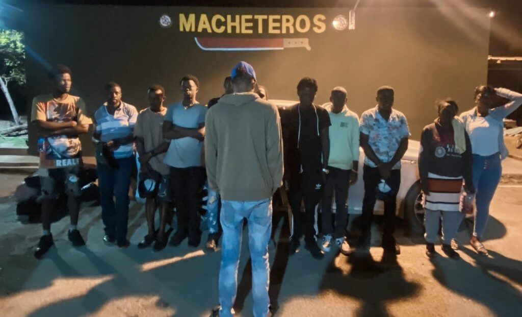 Dos conductores detenidos por transportar haitianos indocumentados en Valverde - Noticias de hoy en República Dominicana | De Último Minuto