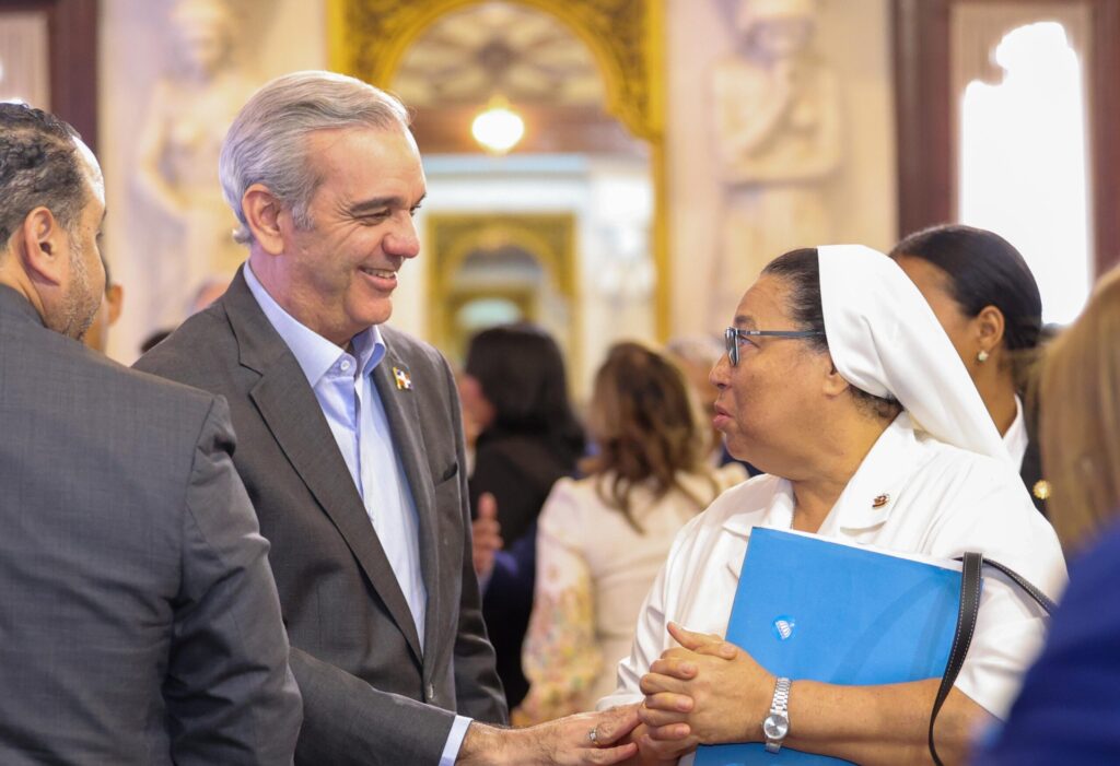 Gobierno anuncia expansión de línea 811 de salud mental, gratuita y confidencial - Noticias de hoy en República Dominicana | De Último Minuto