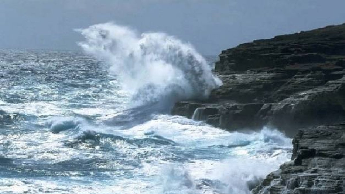 Malas condiciones del mar obligan a restringir navegación en costas del país - Noticias de hoy en República Dominicana | De Último Minuto