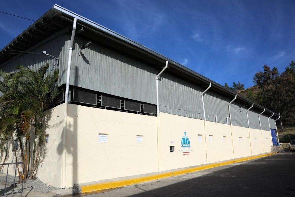 Raquel Peña y Kelvin Cruz entregan remodelado Multiuso Municipal de Constanza - Noticias de hoy en República Dominicana | De Último Minuto