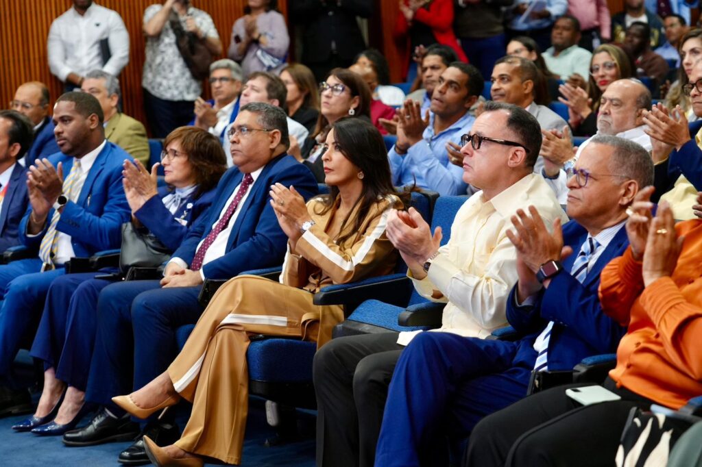 Gómez Mazara presenta logros de su gestión; la califica como "sin precedentes" - Noticias de hoy en República Dominicana | De Último Minuto