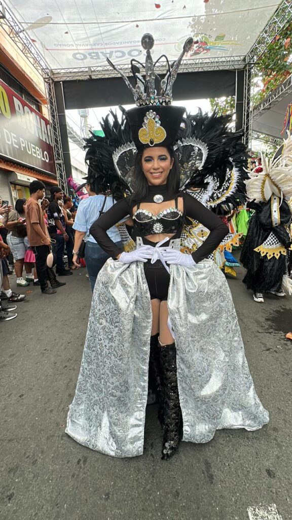Bonao estalla de alegría con la primera salida del Carnaval 2026 - Noticias de hoy en República Dominicana | De Último Minuto