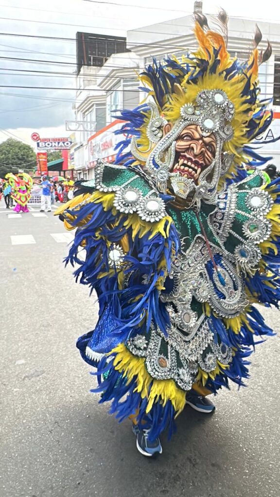 Bonao estalla de alegría con la primera salida del Carnaval 2026 - Noticias de hoy en República Dominicana | De Último Minuto