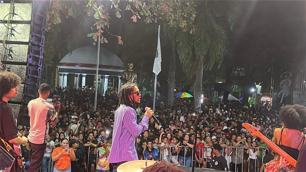 Bonao estalla de alegría con la primera salida del Carnaval 2026 - Noticias de hoy en República Dominicana | De Último Minuto