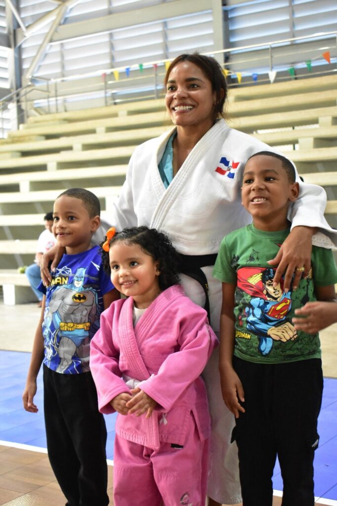Fundación María García y Seaboard transforman a La Ciénaga a través del judo - Noticias de hoy en República Dominicana | De Último Minuto