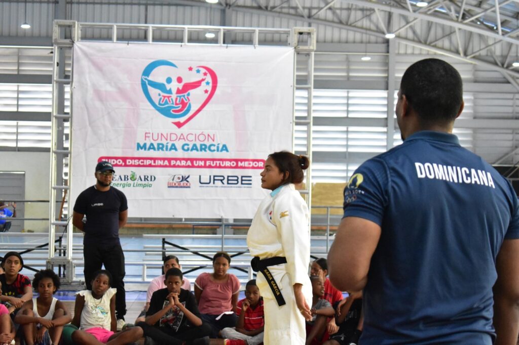 Fundación María García y Seaboard transforman a La Ciénaga a través del judo - Noticias de hoy en República Dominicana | De Último Minuto