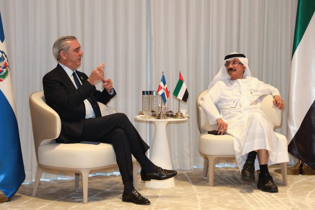 Abinader se reúne con líder global de DP World para consolidar a RD como centro logístico y de inversión regional - Noticias de hoy en República Dominicana | De Último Minuto