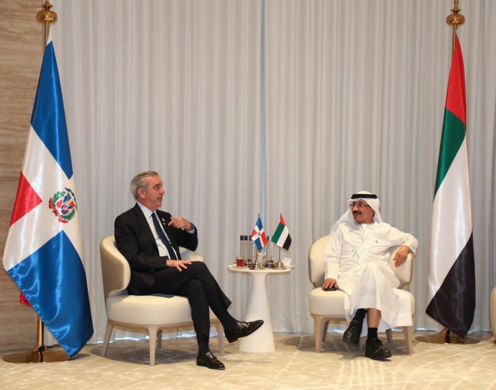 Abinader se reúne con líder global de DP World para consolidar a RD como centro logístico y de inversión regional - Noticias de hoy en República Dominicana | De Último Minuto