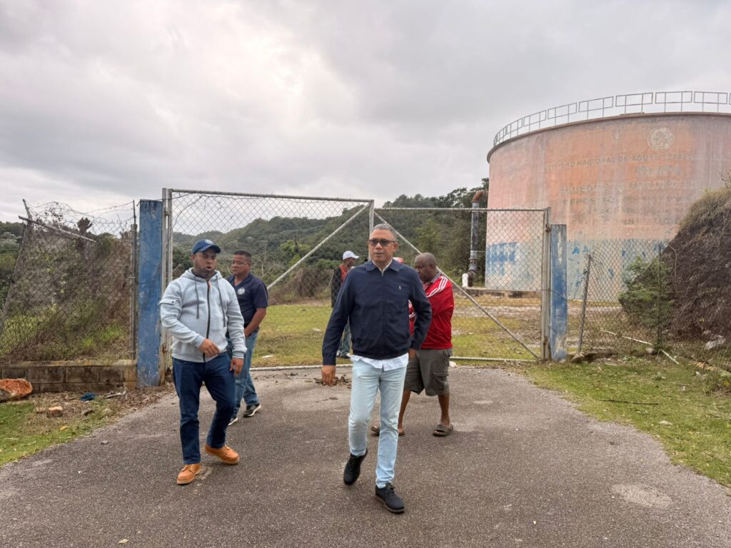 Autoridades supervisan avances del servicio de agua potable en Las Galeras - Noticias de hoy en República Dominicana | De Último Minuto