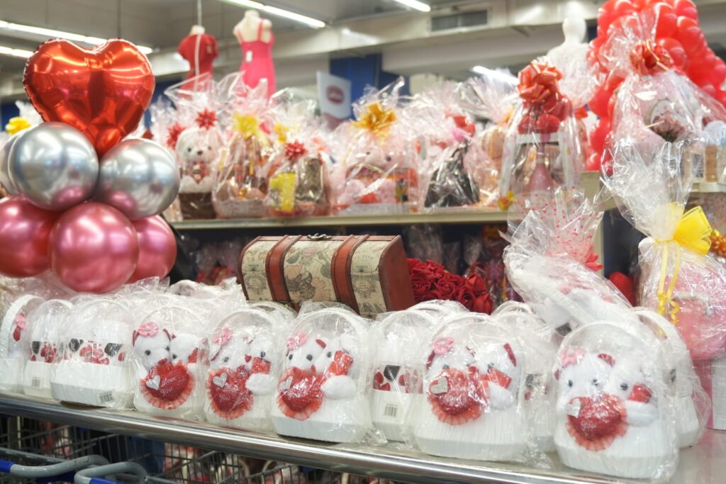 Flores, globos y tazas dinamizan el comercio en San Valentín 2026 - Noticias de hoy en República Dominicana | De Último Minuto