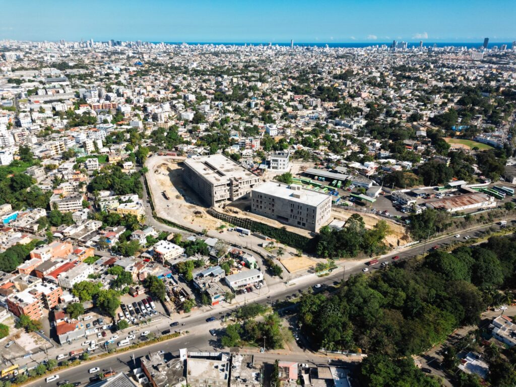 Ministro Ito Bisonó supervisa construcción Ciudad Judicial de SDO - Noticias de hoy en República Dominicana | De Último Minuto
