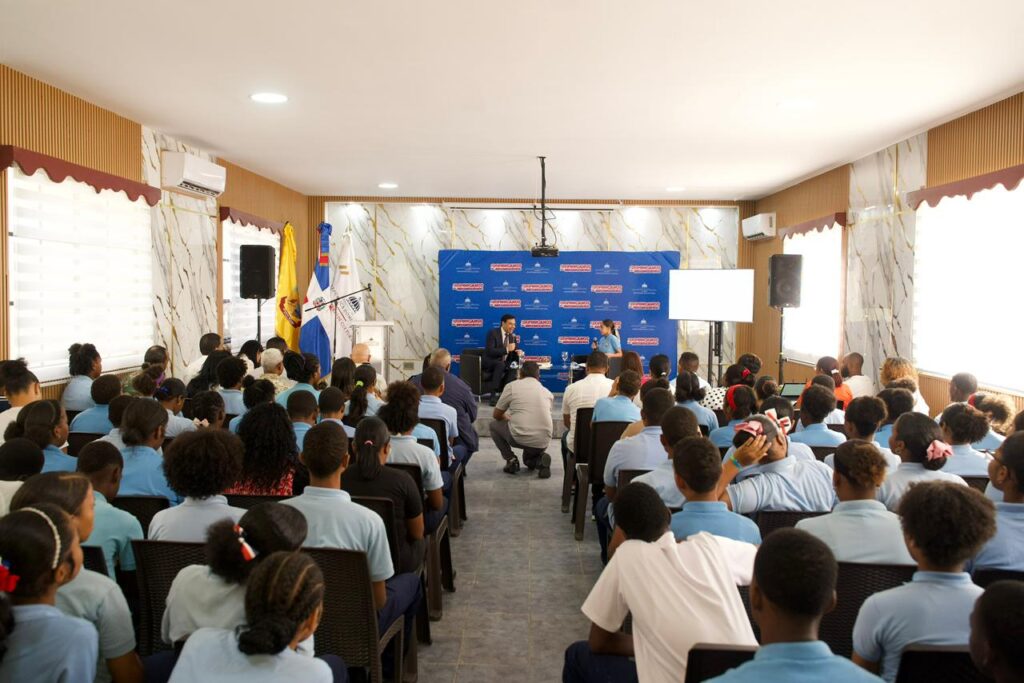 Roberto Ángel presenta campaña “Los dominicanos nos reconocemos” en Jimaní y Barahona - Noticias de hoy en República Dominicana | De Último Minuto